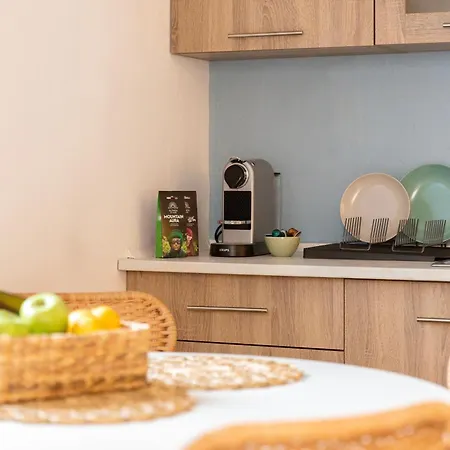 Joy's Little House Otziás